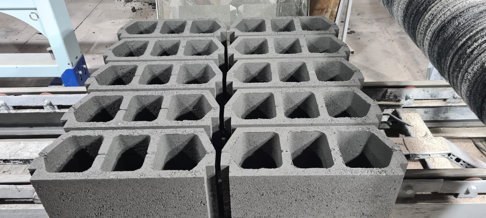 jona-ceiling-blocks